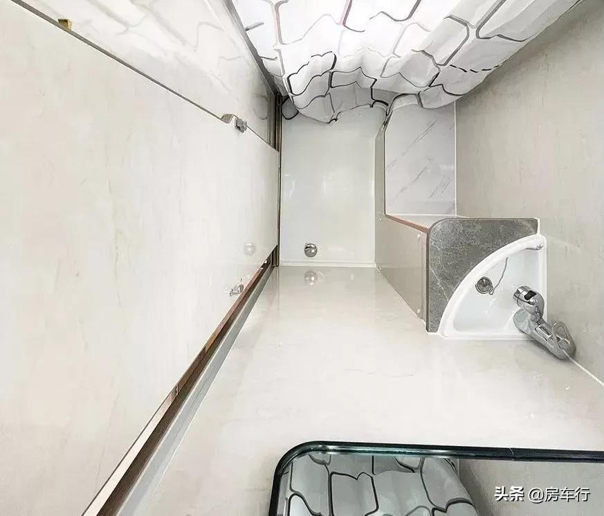 房车价格5-10万元低顶b型房车,房车大全20-30万的c型高档房车