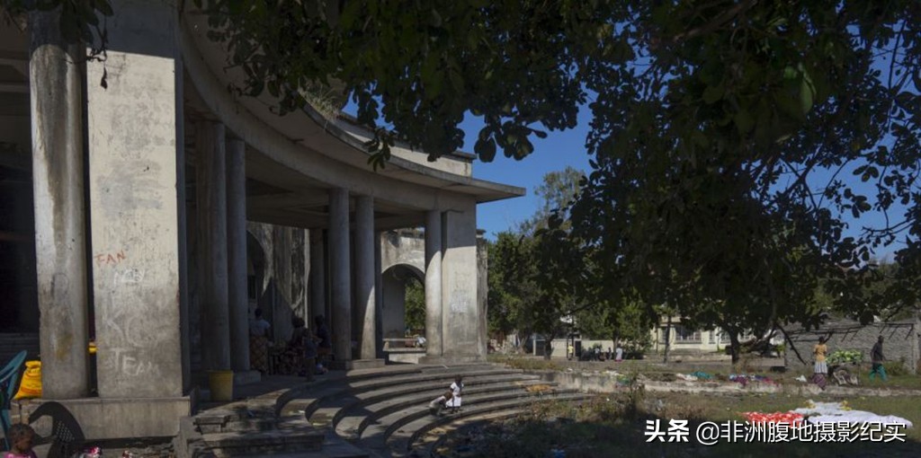 穷人免费住不谈钱，格兰德旗下最失败的奢华酒店—非洲的荒唐事