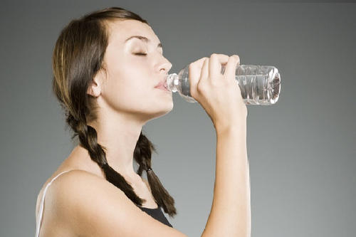 如何给肌肤深层补水,给肌肤强效补水