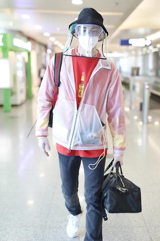 防疫造型大赛第二弹，杨幂热巴刘雯...戴口罩也挡不住的时髦感