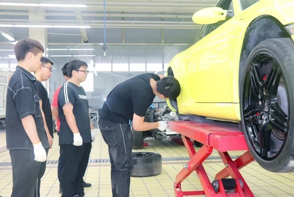 初高中生学汽车技术,读上海博世汽修学校有什么要求