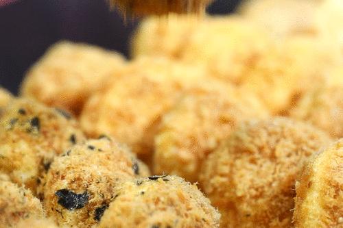 烘焙美食：肉松与肉松面包，人气网红，吃货无敌