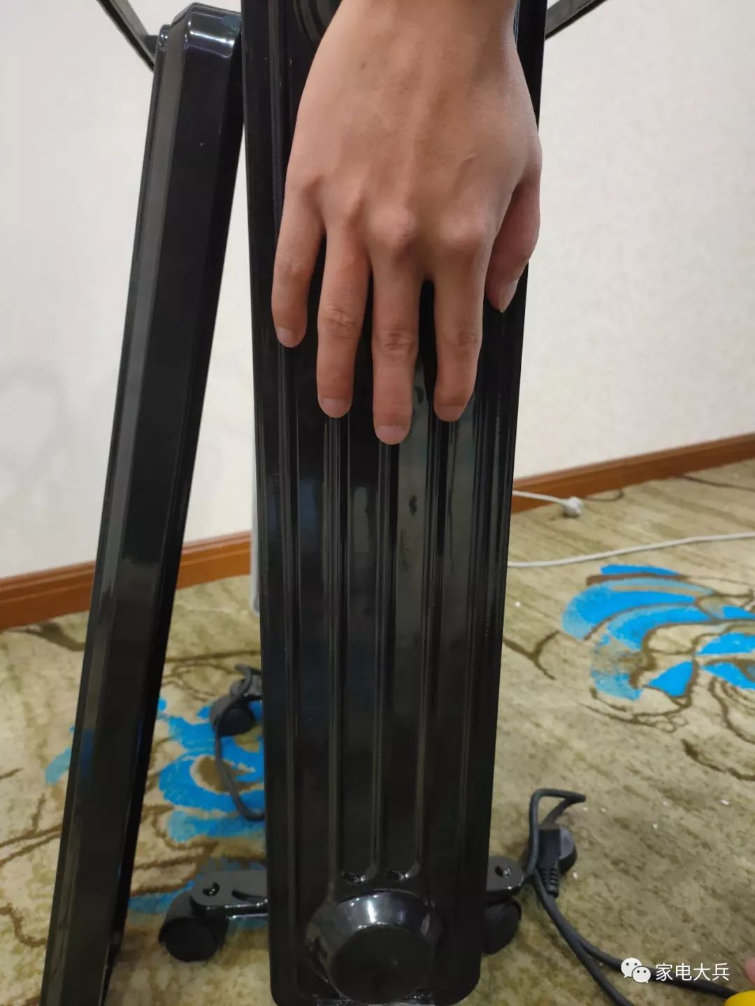 格力电热油汀取暖器拆解测评,美的油汀和先锋取暖器哪个好