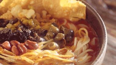 胆敢与口罩争宠！螺蛳粉，你到底牛X个啥？