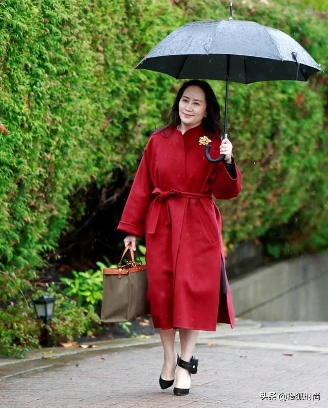 孟晚舟穿香奈儿服装,孟晚舟的爱马仕包价格