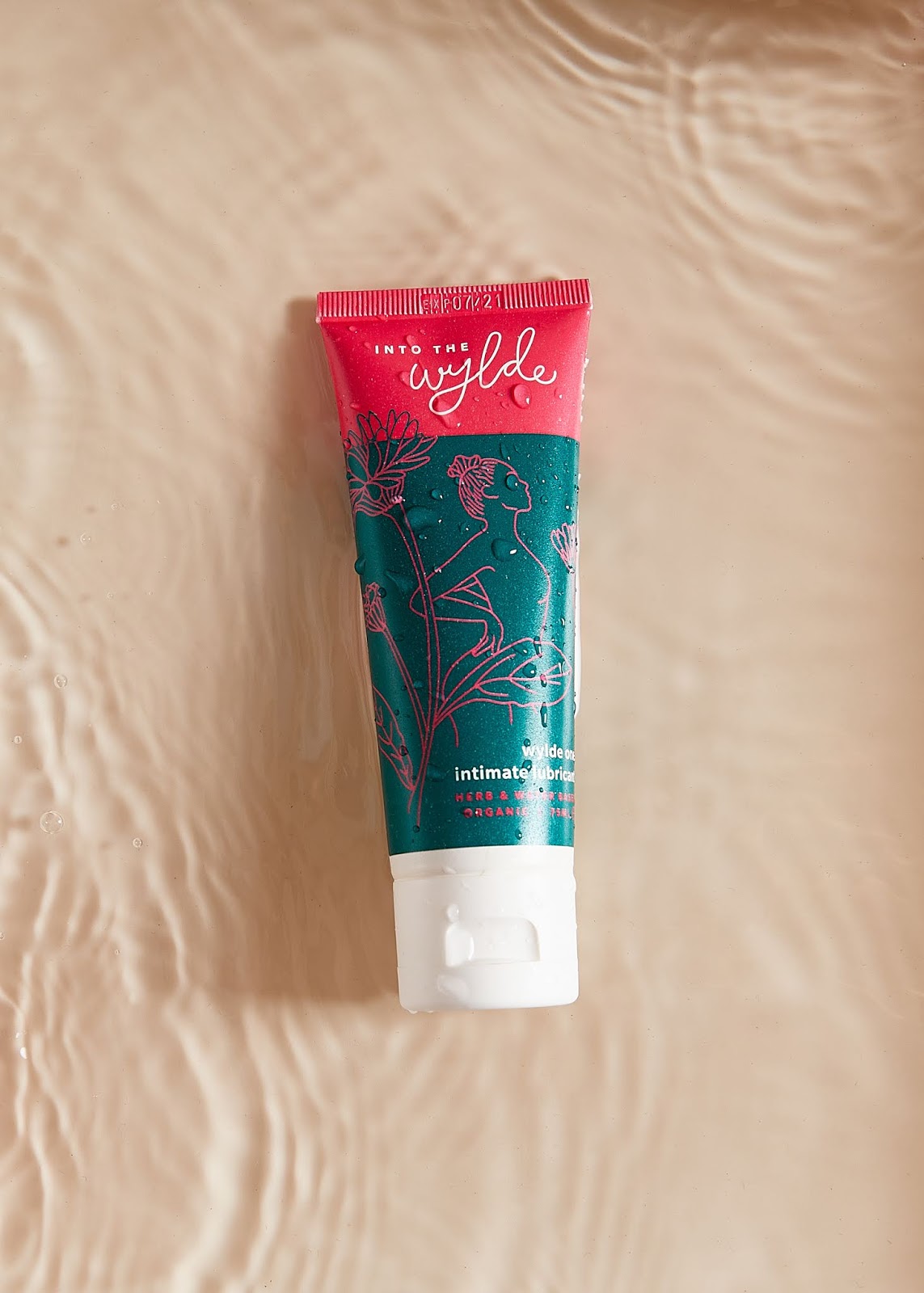 IntheWylde女性润滑剂品牌包装设计via:ClaireHartley