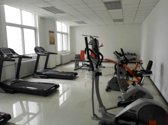 郑州中原区免费运动场地,郑州免费开放的体育场馆名单