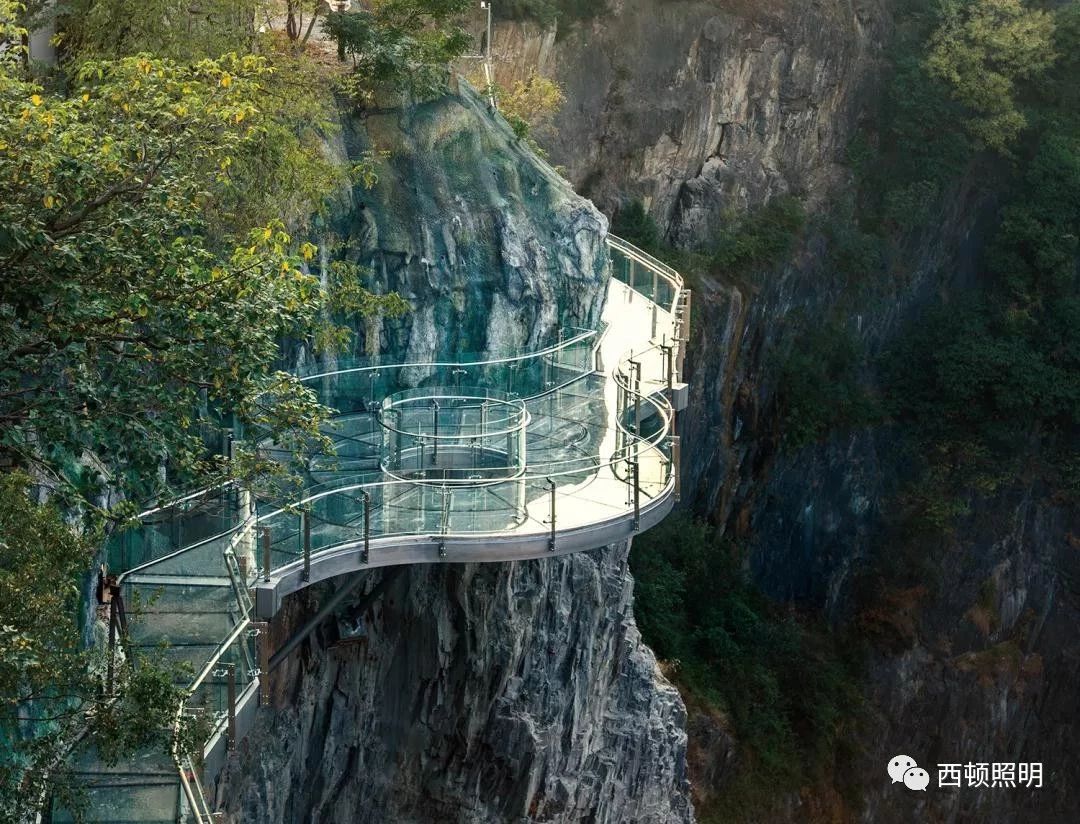 西顿灯光案例-生前必去20家酒店之-上海佘山世茂洲际酒店（深坑）