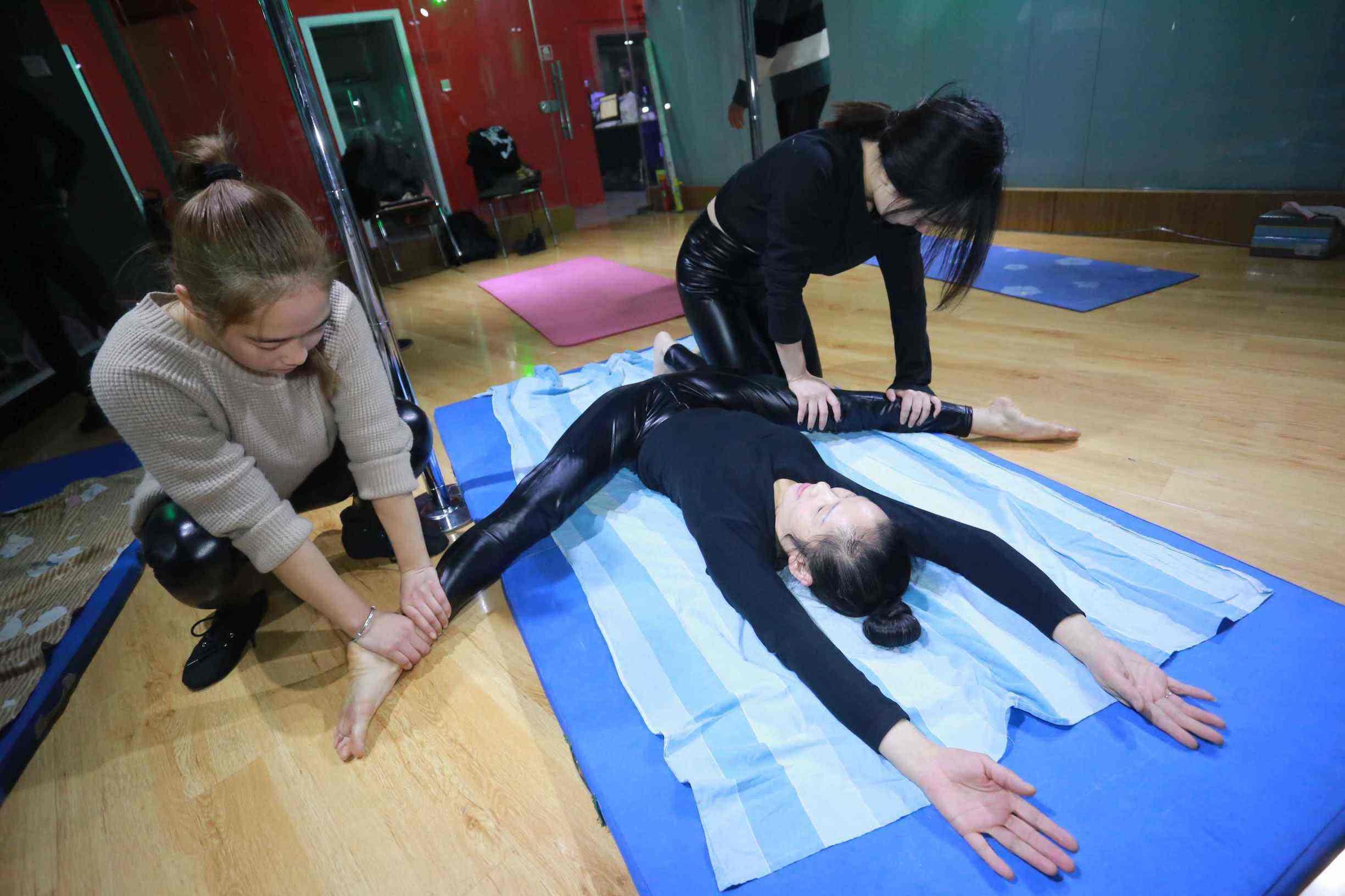 艺考舞蹈生日常训练有多痛,舞蹈艺考训练痛哭有必要吗