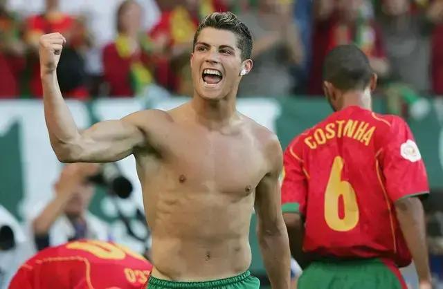 世界足坛目前十大巨星第一名,世界足坛历史十大巨星