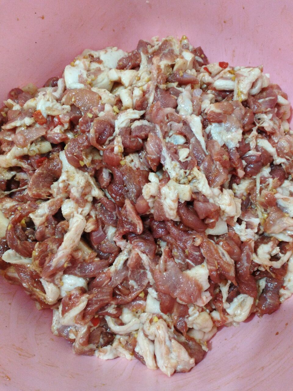 自制灌香肠广东味香肠配方,自制灌香肠的配方不要红曲粉