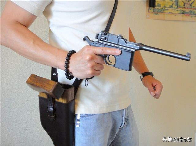 驳壳枪枪托是什么材质,驳壳枪木质套和皮套的区别