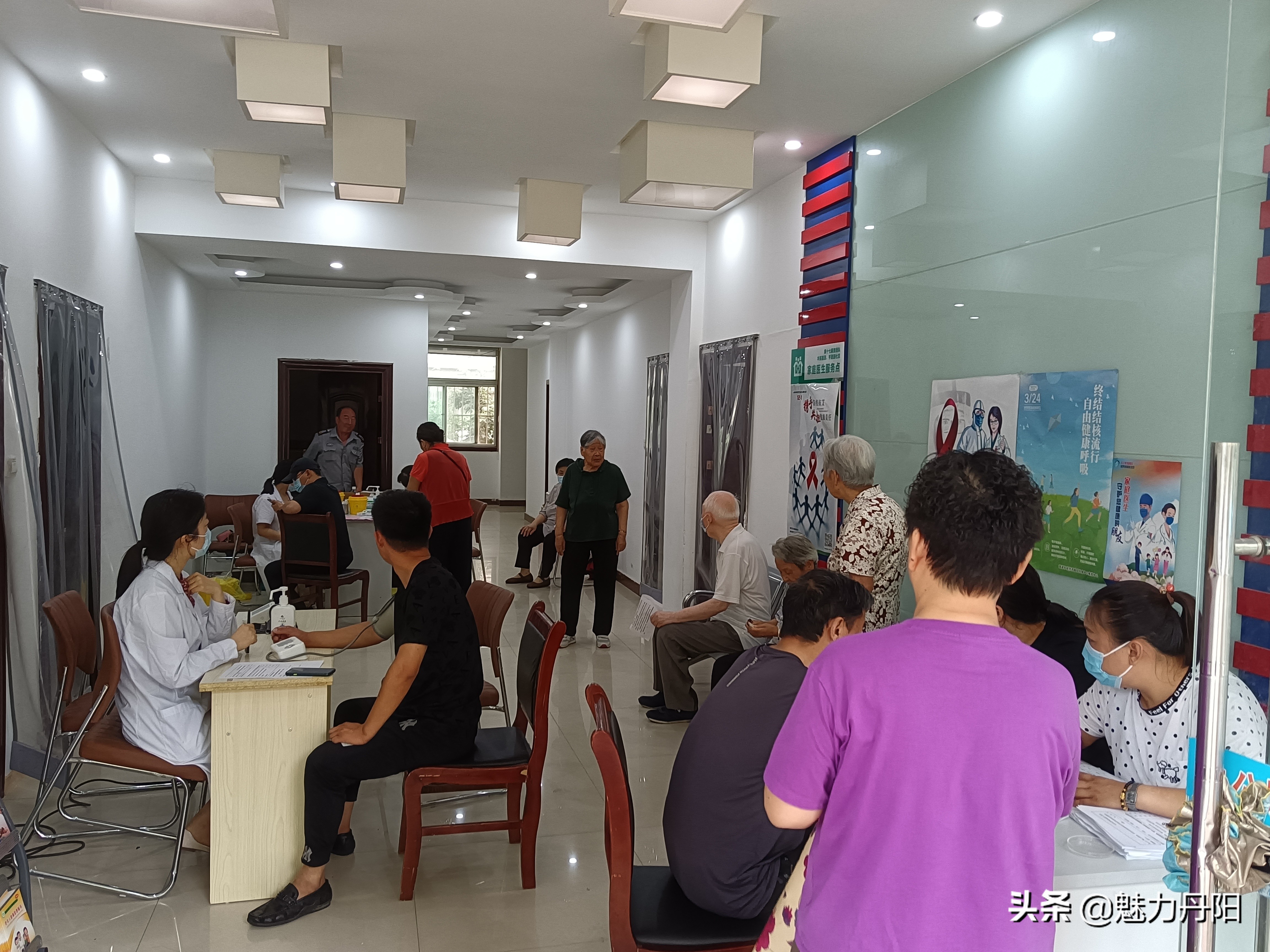 我为群众办实事送温暖进社区活动,我为群众办实事送医下乡