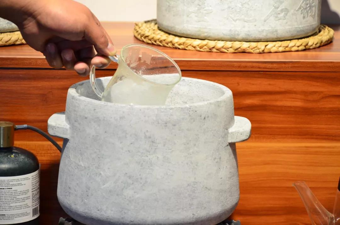 墨脱石锅用的是软皂石还是硬皂石,墨脱皂石检测