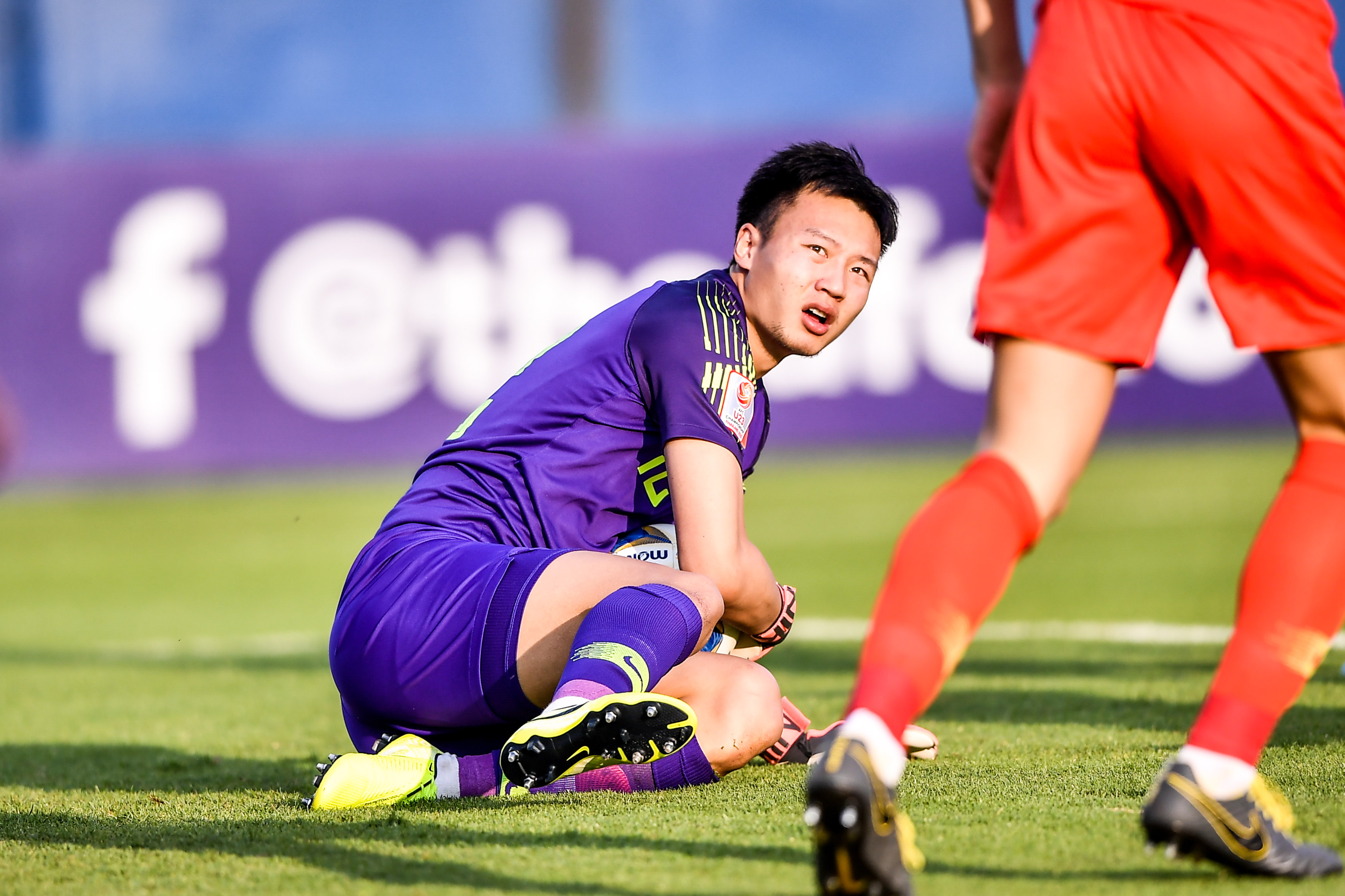 上港门将陈威颜骏凌,上港守门员颜骏凌