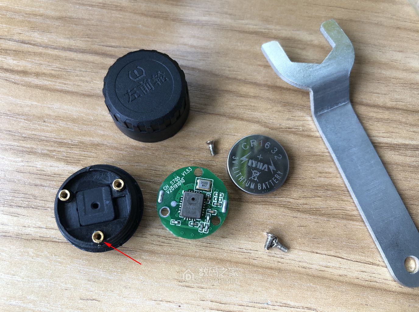 外置式胎压监测评测,外置胎压监测传感器拆解