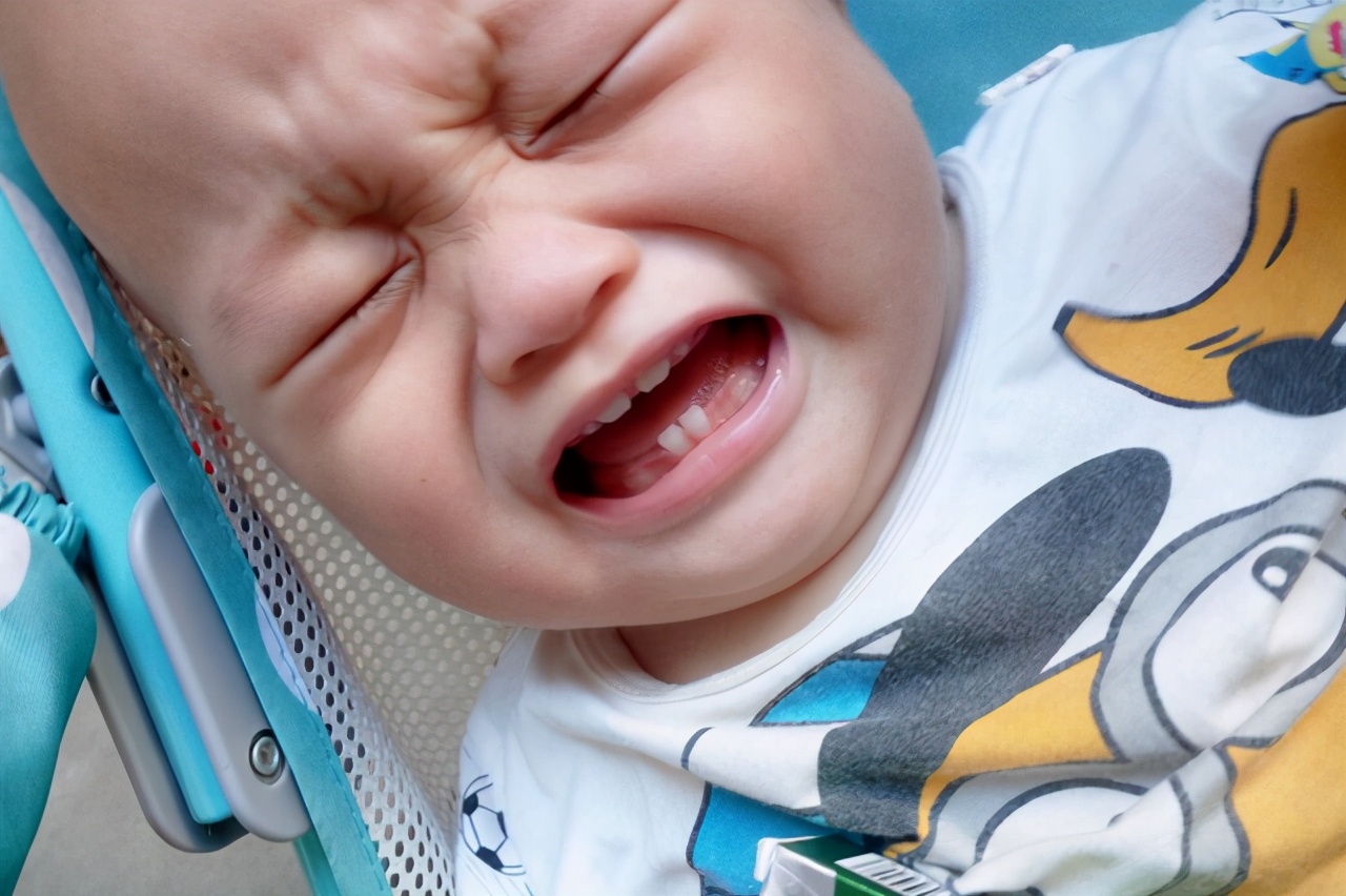 宝宝断奶宝妈要注意什么,孩子断奶宝妈涨奶怎么办