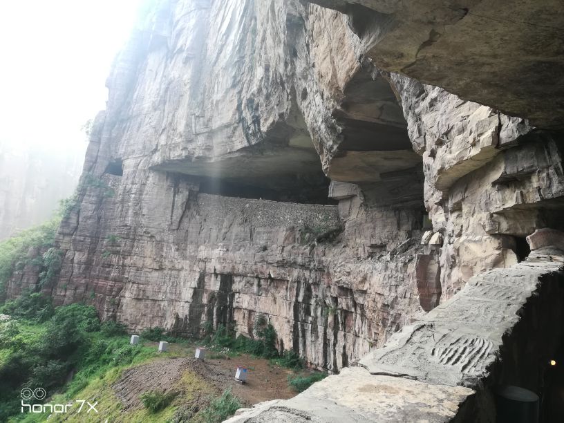 最著名的河南郭亮村挂壁公路,世界第九大奇迹郭亮村的挂壁公路