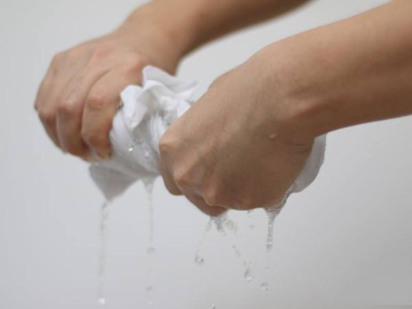 白内衣发黄怎么洗,洗内衣怎么洗得快又干净