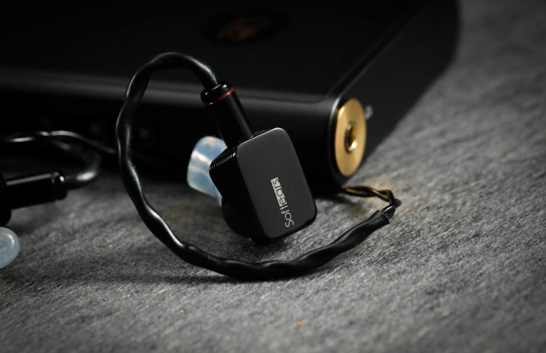 焕开箱丨来了！垫底万元砖！来看看万元守门员山灵M8究竟怎样？