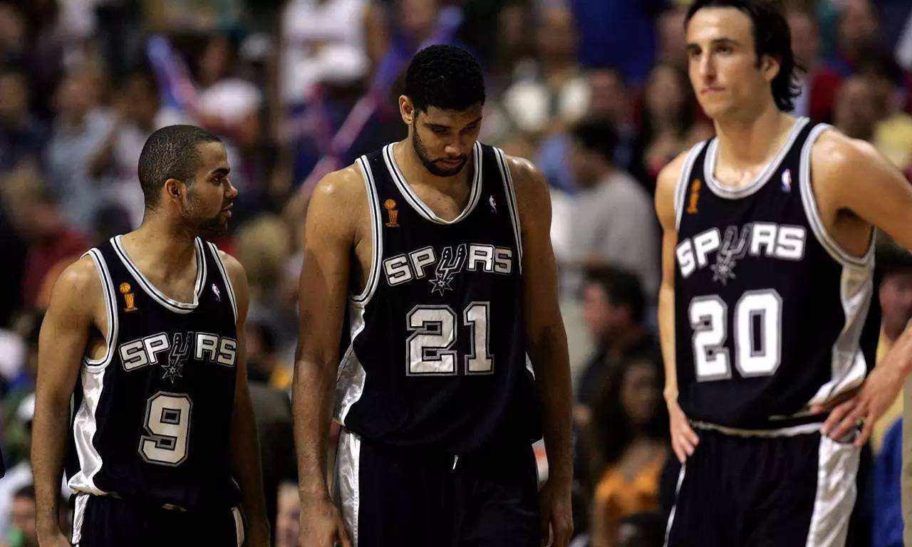 NBA历史最有意义的5款球衣：想击败乔丹的公牛，先要偷走红色球衣