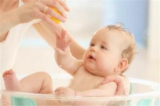 格格:出生后的宝宝长时间没大便正常吗?儿科医生来为你详细分析