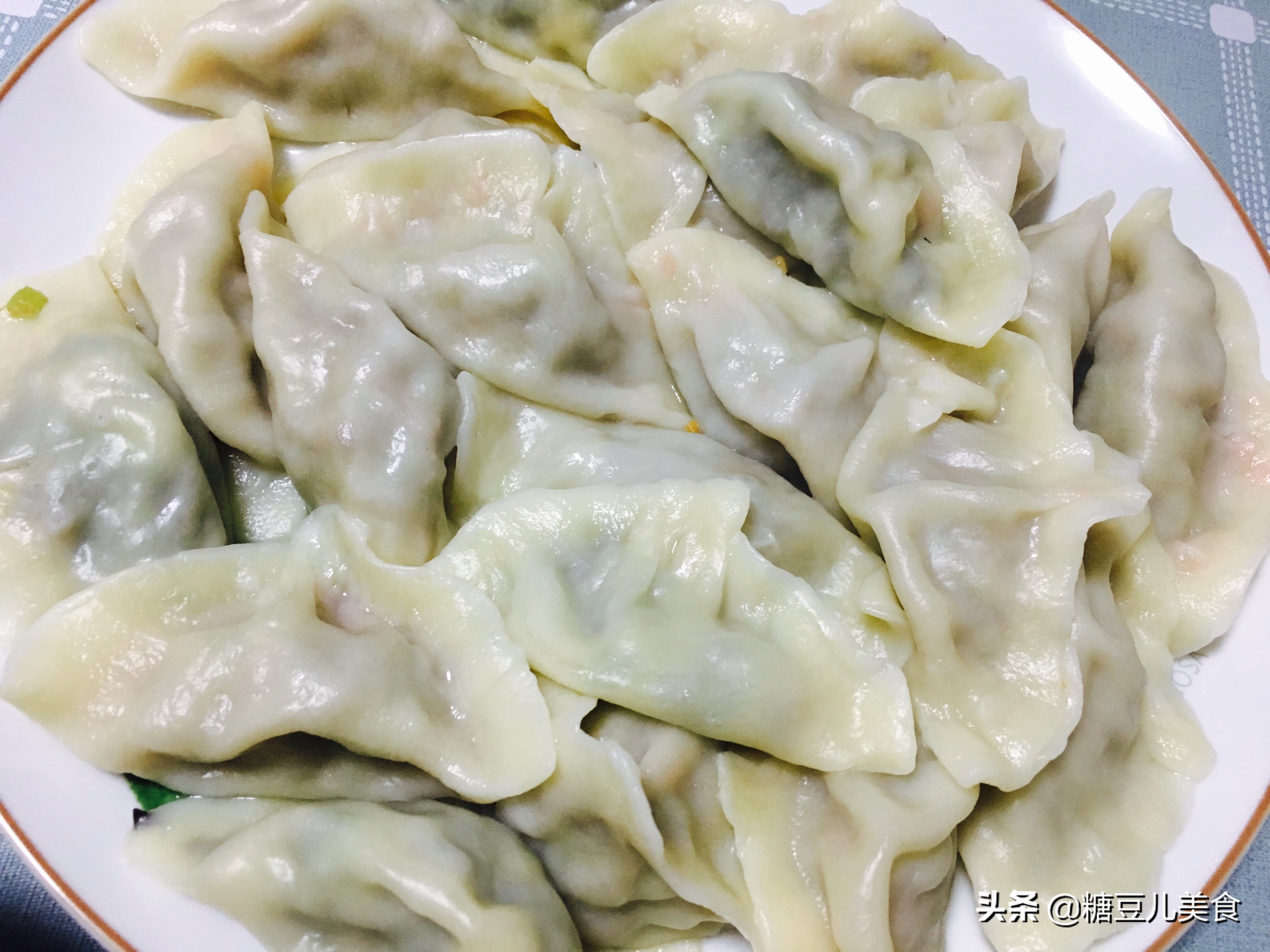 一把菠菜3个鸡蛋,一把菠菜三个鸡蛋馅饼