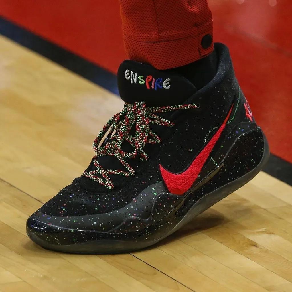 塔克谈最有意义的球鞋,pj塔克上脚最便宜的球鞋