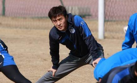 他被视为于根伟接班人，陷*球赌**传闻遭球队开除，30岁混到中乙