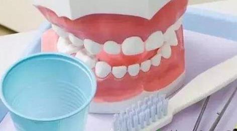 老人假牙最怕什么,最好最舒服的活动假牙