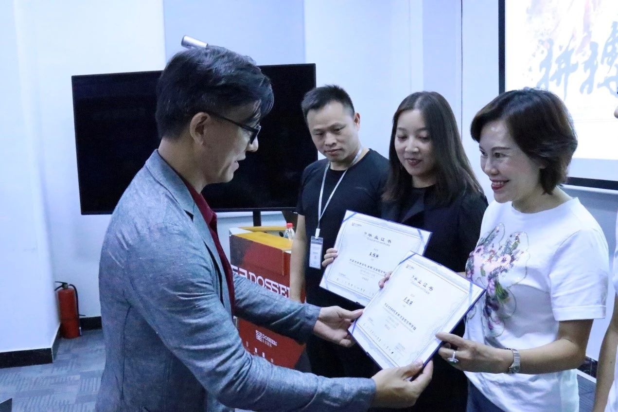 璧嬭兘鍚堜綔浼欎即,璧嬭兘鍥㈤槦鍏辫耽鏈潵