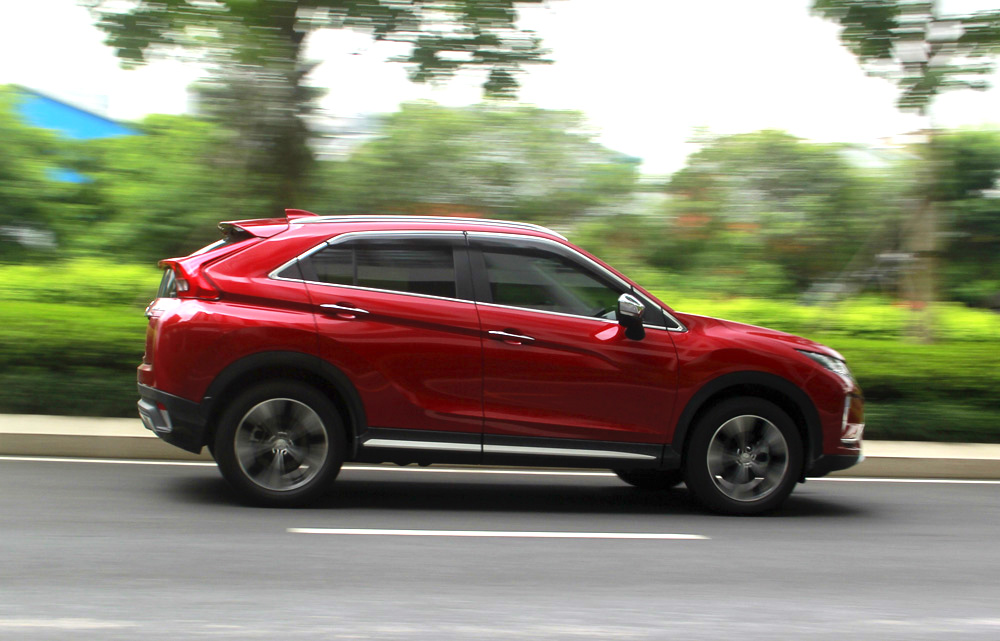 广汽三菱欧蓝德2.4四驱五座咋样,广汽三菱欧蓝德2.4五座顶配四驱