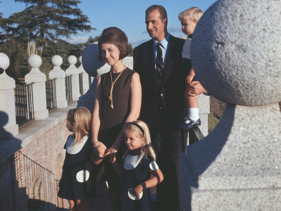 从不输戴安娜残成皱皮老太太，西班牙索菲亚大变样，都怪花心丈夫