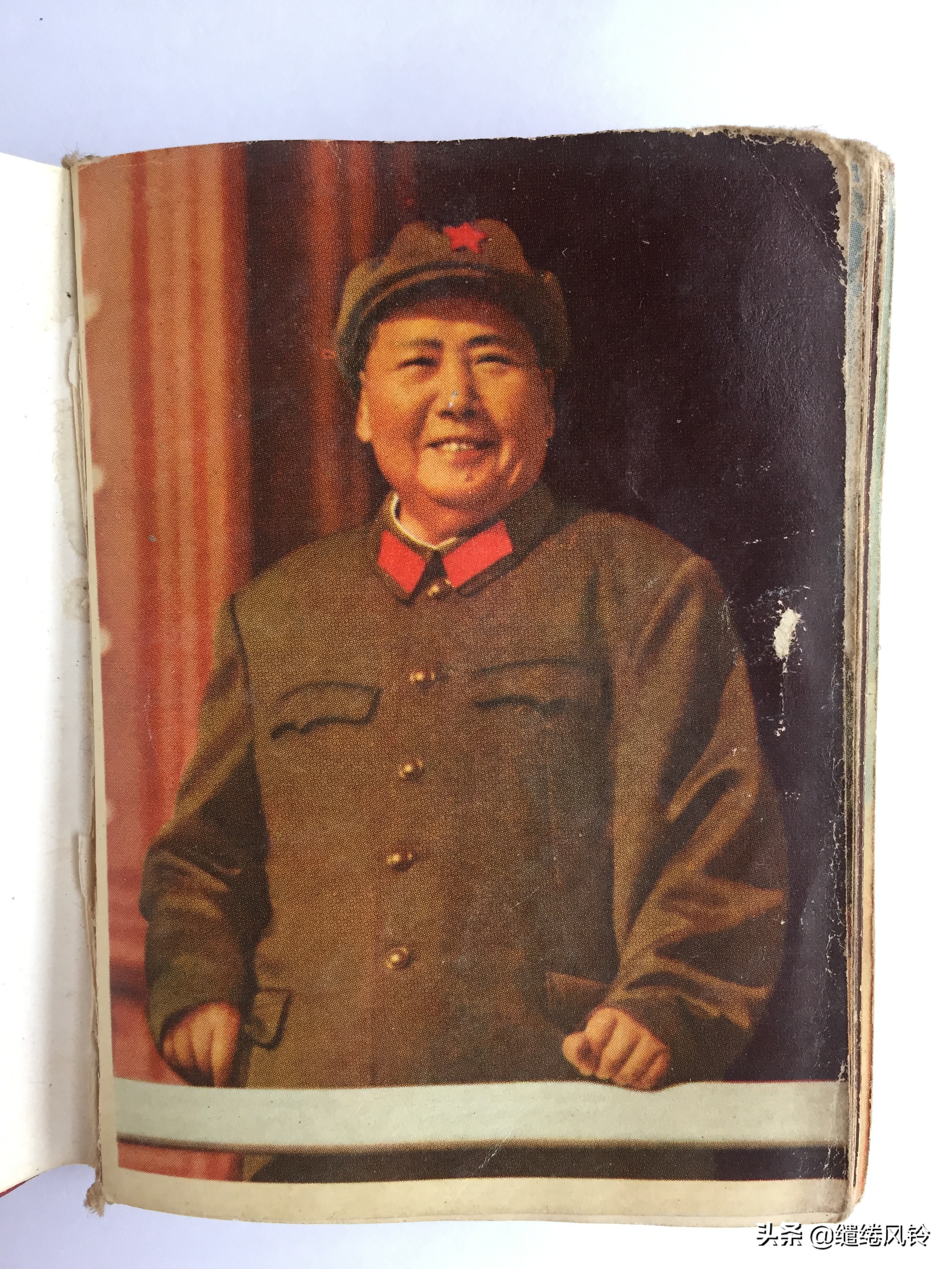 《毛主席诗词》:一本极其珍贵的“红宝书”,永恒不朽的经典篇章