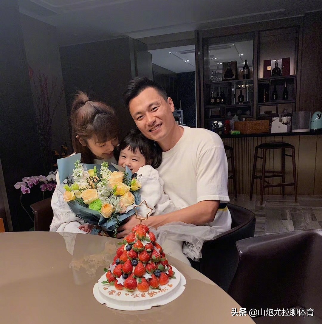 广州恒大郜林足协杯后采访,郜林晒图遭网友调侃