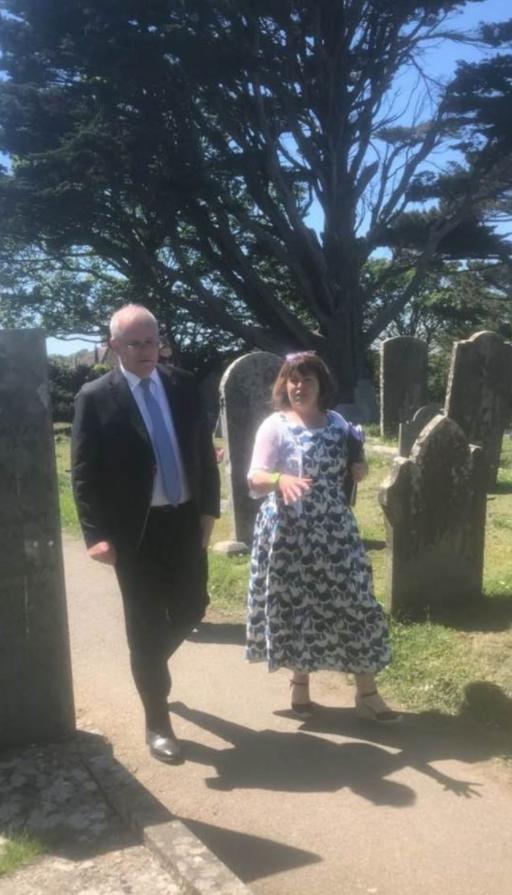 果然老鼠儿子会打洞！莫里森赴英寻根，获悉祖上因盗窃被流放澳洲