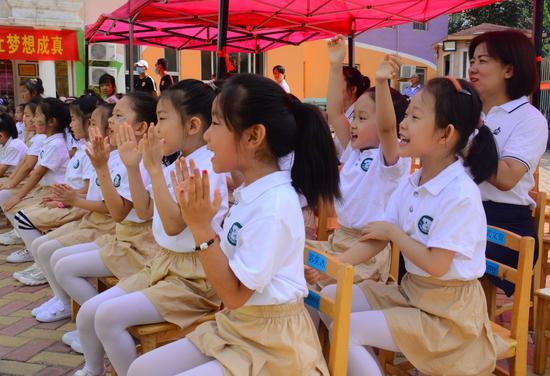 沃德兰·东大幼儿园易城园“沃沃足球赛”圆满落幕小球员诠释“体育精神”