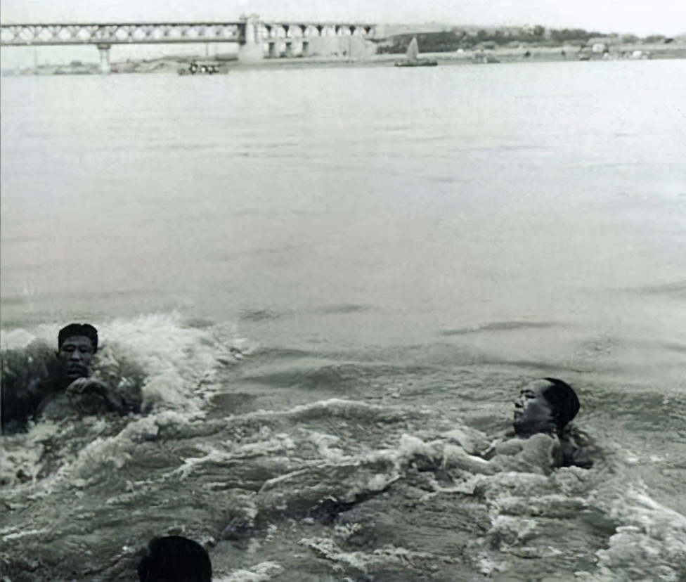 体育强国！毛主席和老一辈革命家长期坚持体育锻炼，都是运动健将