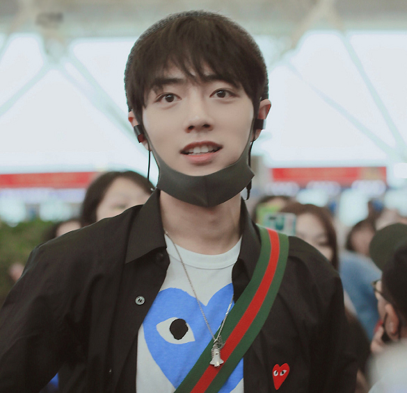 匡威川久保玲帆布鞋直播,匡威川久保玲红心帆布鞋