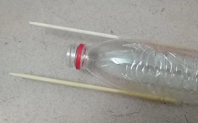 自制简易浇水神器很实用,旧瓶子浇水神器