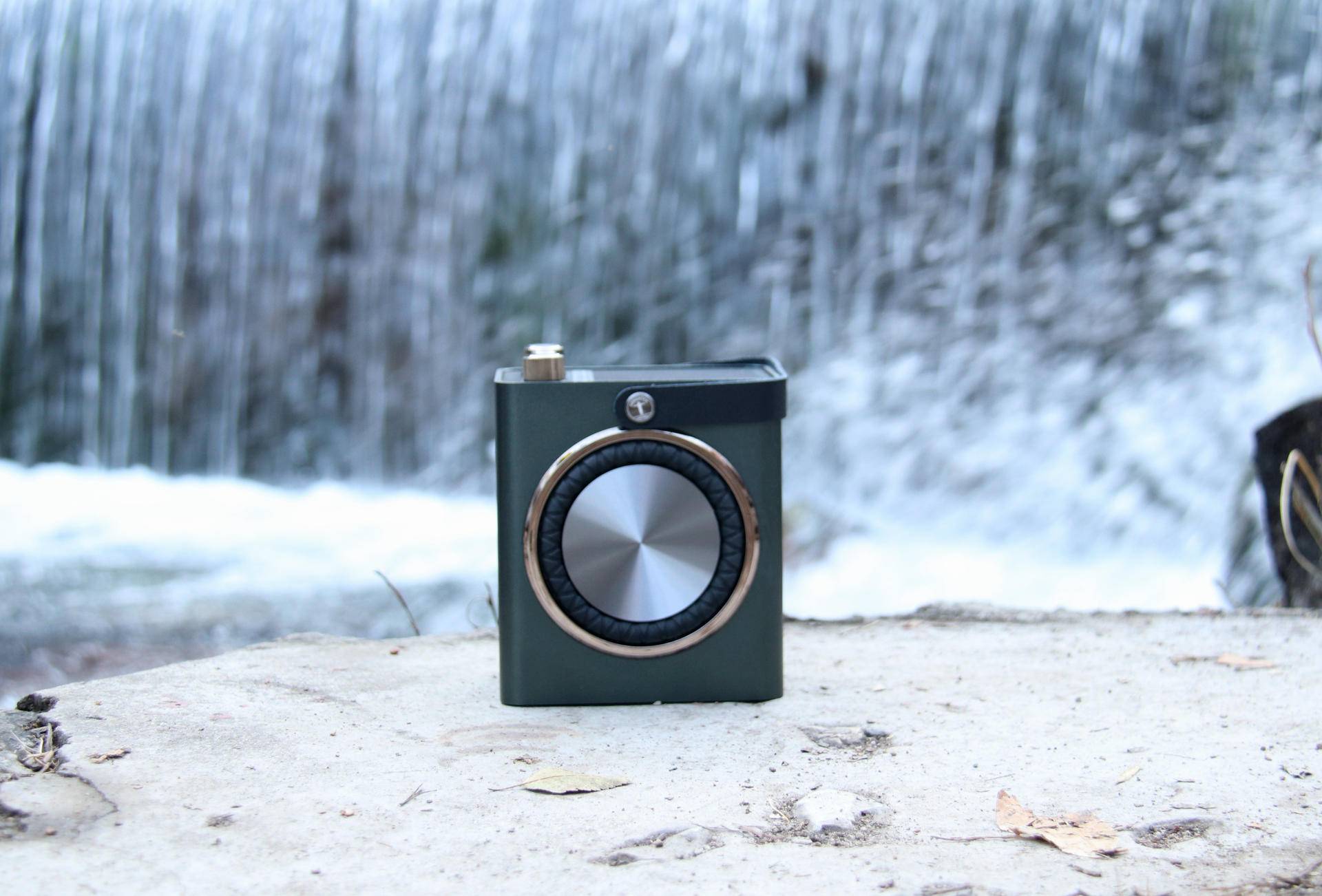 高颜值+好音色+K歌欢唱，金刚6便携蓝牙音箱随身携带的ktv