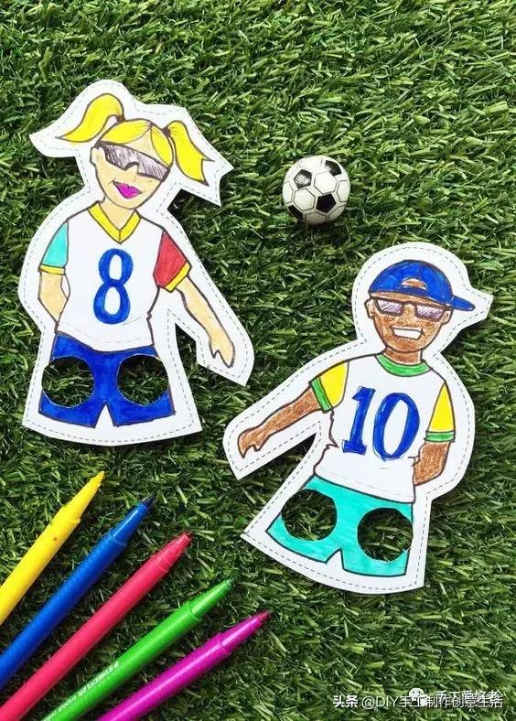 球迷爸爸靠指偶游戏带娃,手工制作的指偶乐趣多