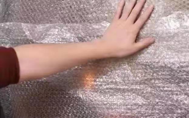 快递的气泡纸可以干嘛,快递里的气泡纸