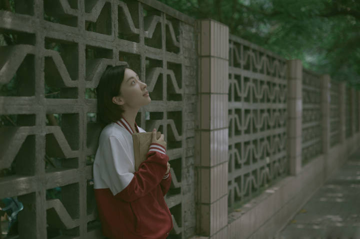 见证你从校服到婚纱的爱情,希望你也能遇到从校服到婚纱