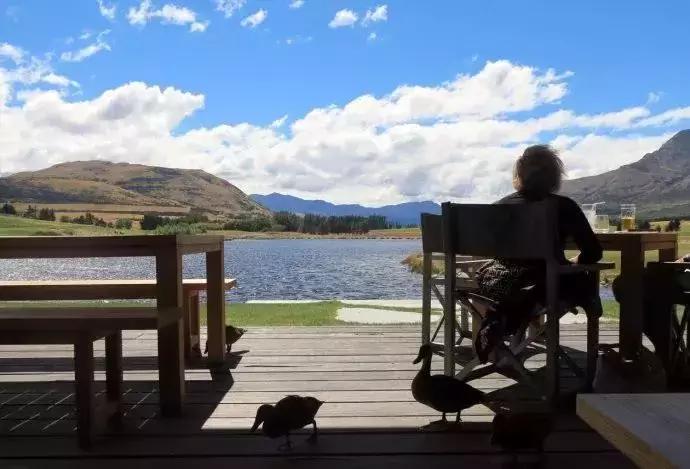 有着绝美迷人的“容颜”，却充满让*欲人**罢不能的速度野性与激情