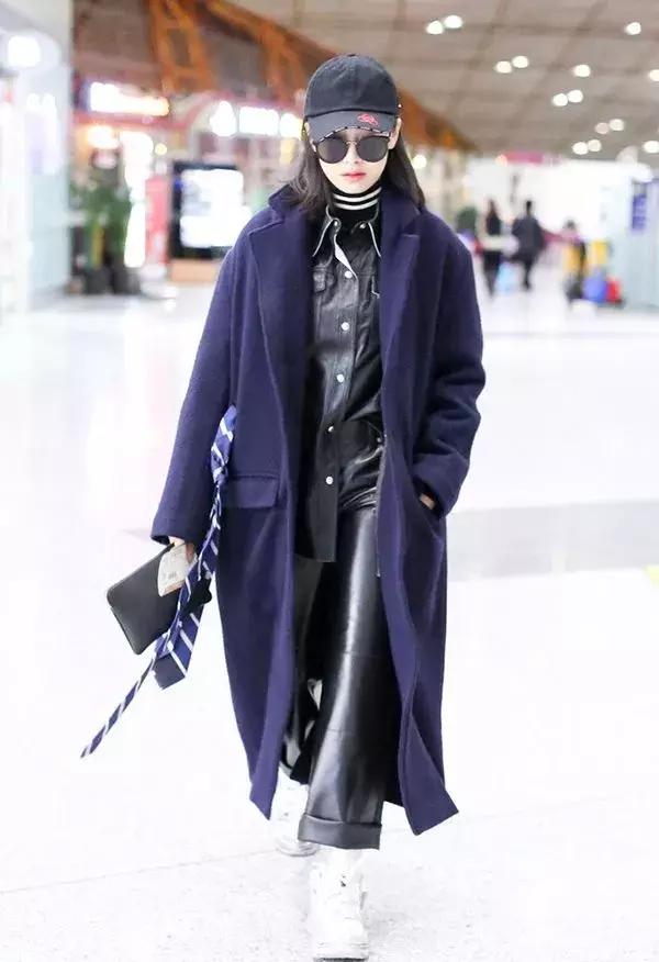 穿上小皮衣，我就是整个办公室最时髦的姑娘！