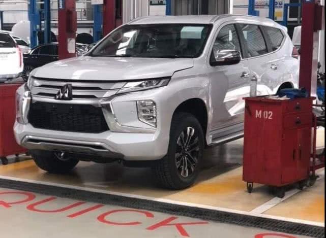 三菱帕杰罗2020款高速视频,三菱帕杰罗速跑2003款