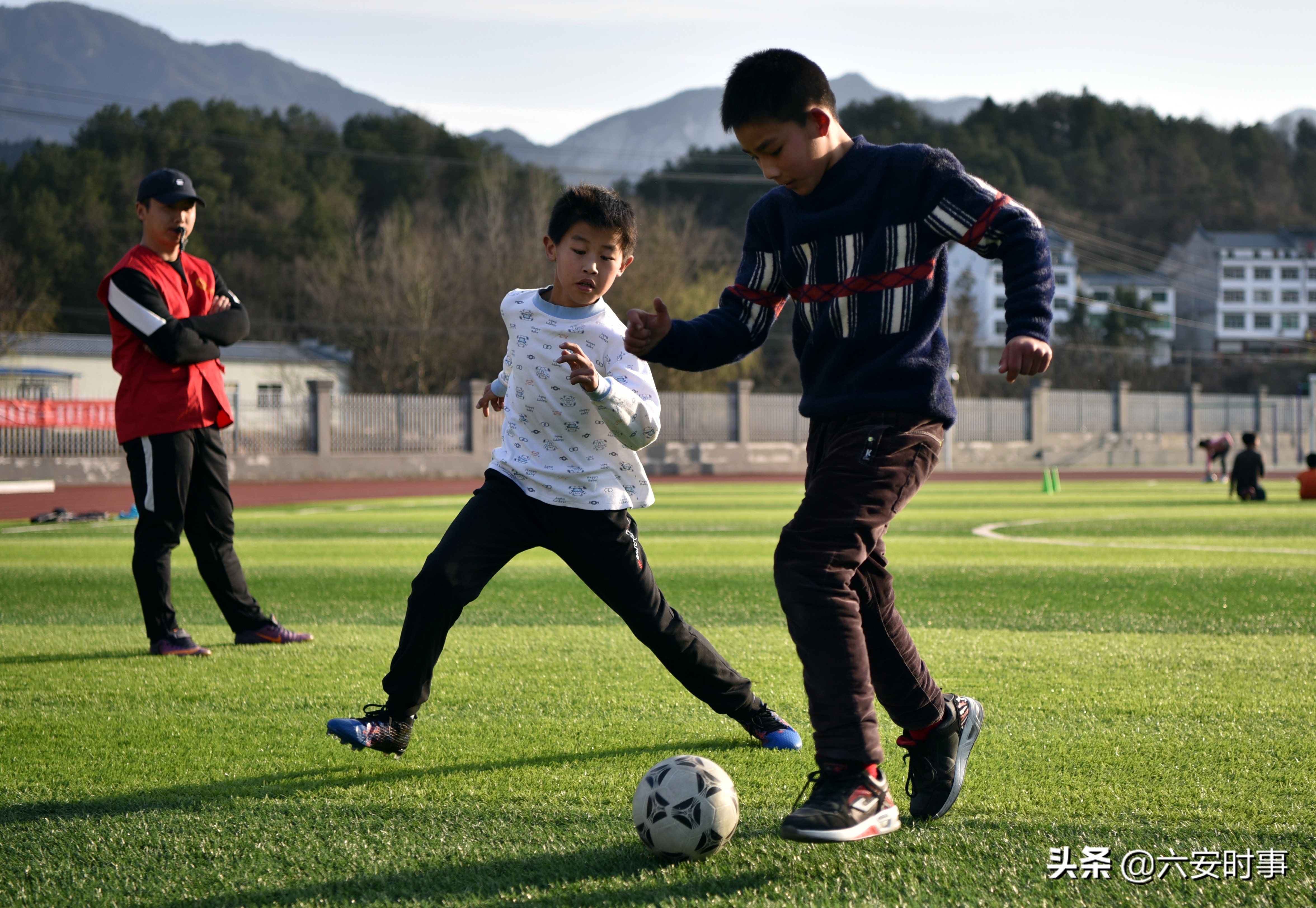 志愿者到嘉禾开展爱心助学活动,志愿者到嘉禾爱心助学活动
