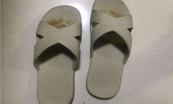 拖鞋穿得久了特别脏怎样清洗干净,拖鞋穿的久了发黑怎么去除污渍