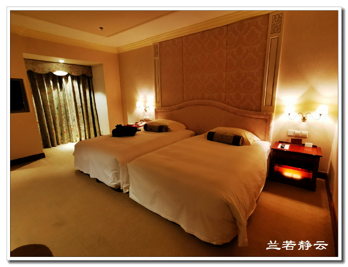 郑州小吃美食一条街附近酒店,郑州住宿附近有美食